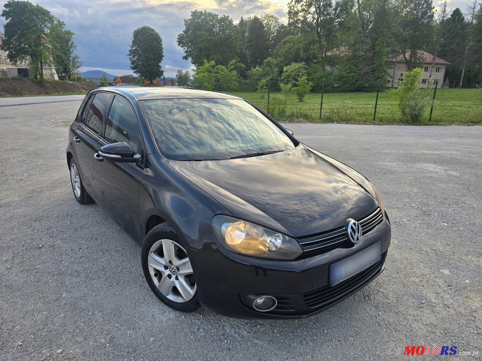 2010' Volkswagen Golf VI 1.6 photo #3