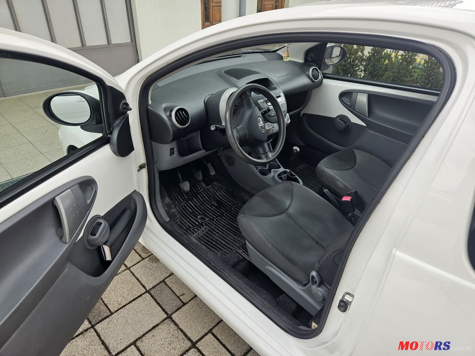 2010' Toyota Aygo 1,0 Vvt-I photo #5