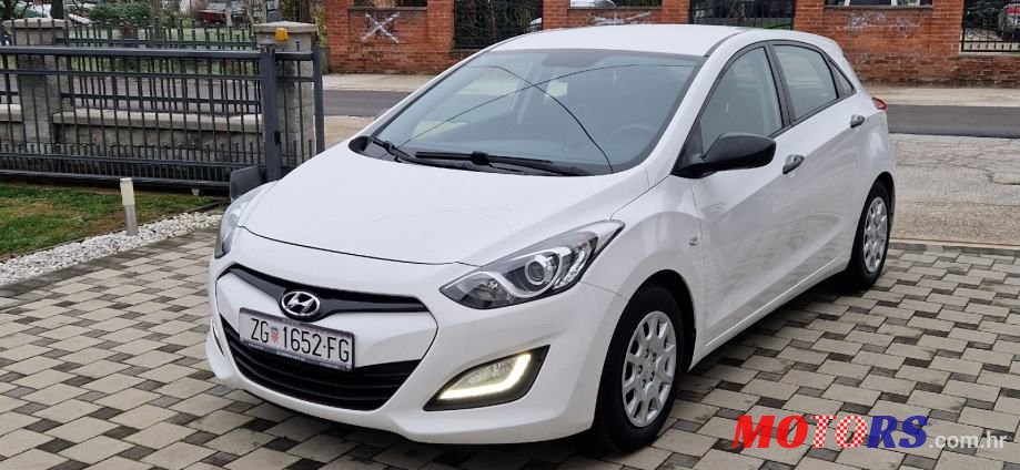 2013' Hyundai i30 photo #1