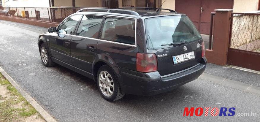2002' Volkswagen Passat Variant 1,9 Tdi photo #1