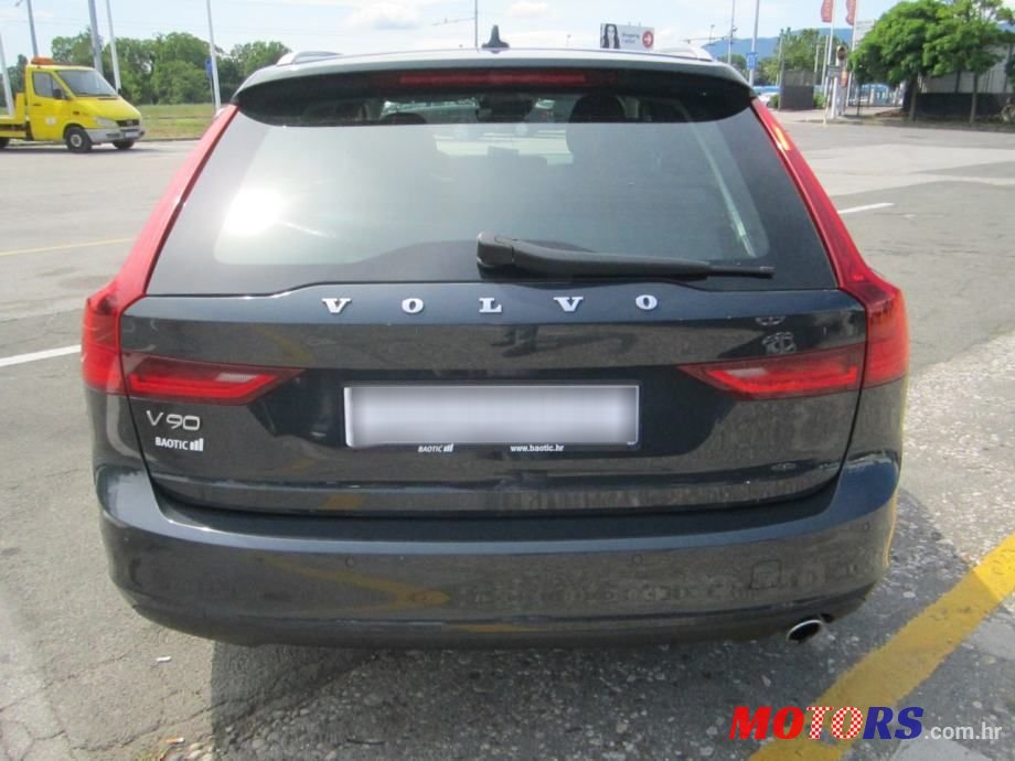 2018' Volvo V90 D3 Momentum photo #5