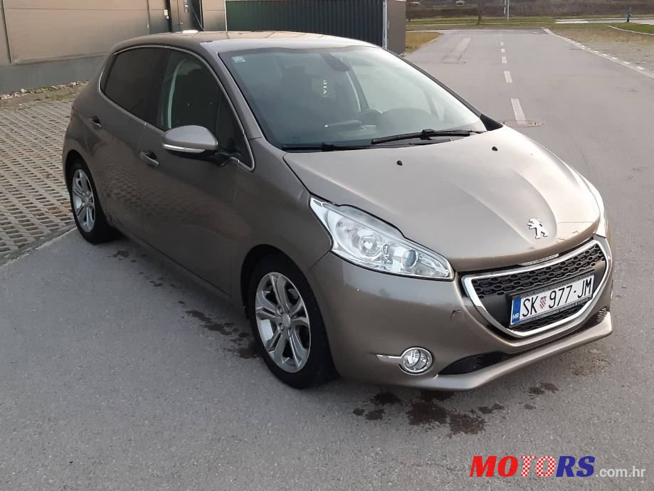 2012' Peugeot 208 1,4 Vti photo #1