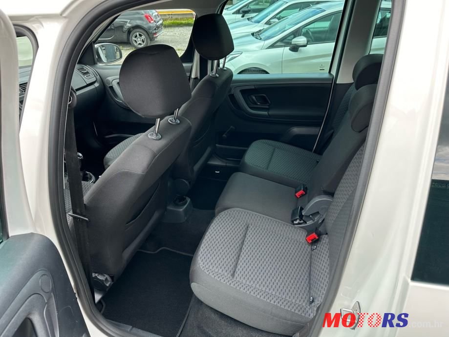 2012' Skoda Roomster 1,6 Tdi photo #4