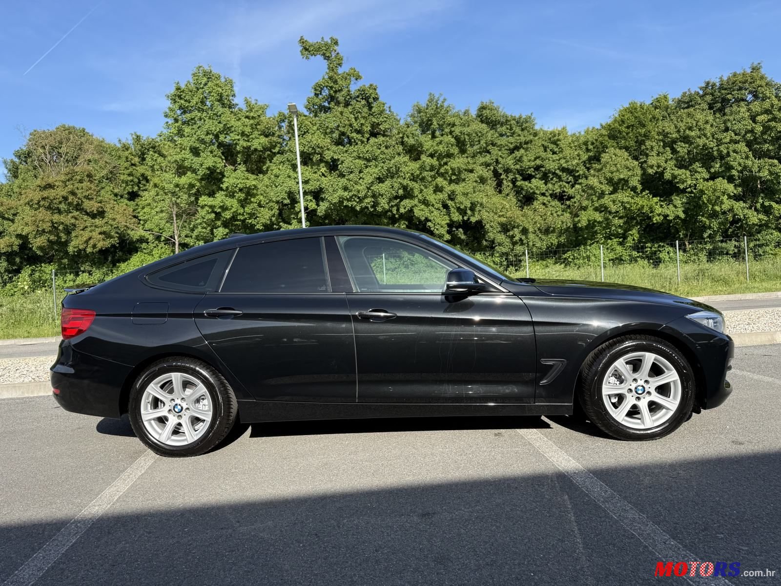 2015' BMW Serija 3 318 D Prestige photo #4