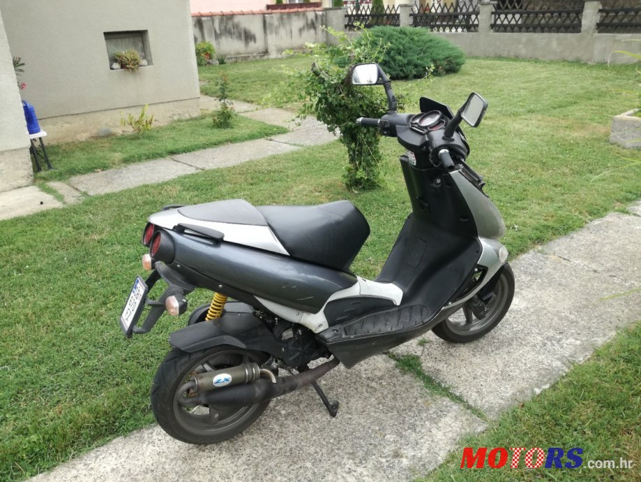 2004' Aprilia Sr 50 photo #1