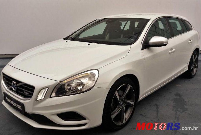 2011' Volvo V60 D3 R-Design photo #2