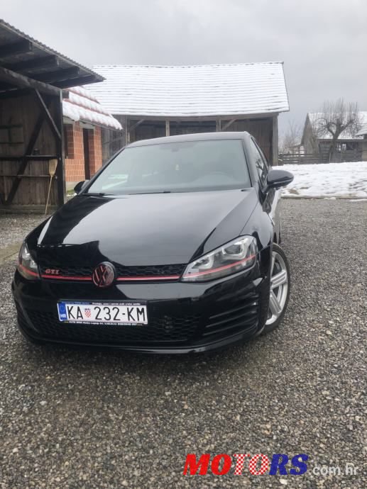 2013' Volkswagen Golf 7 2.0 Tsi photo #3