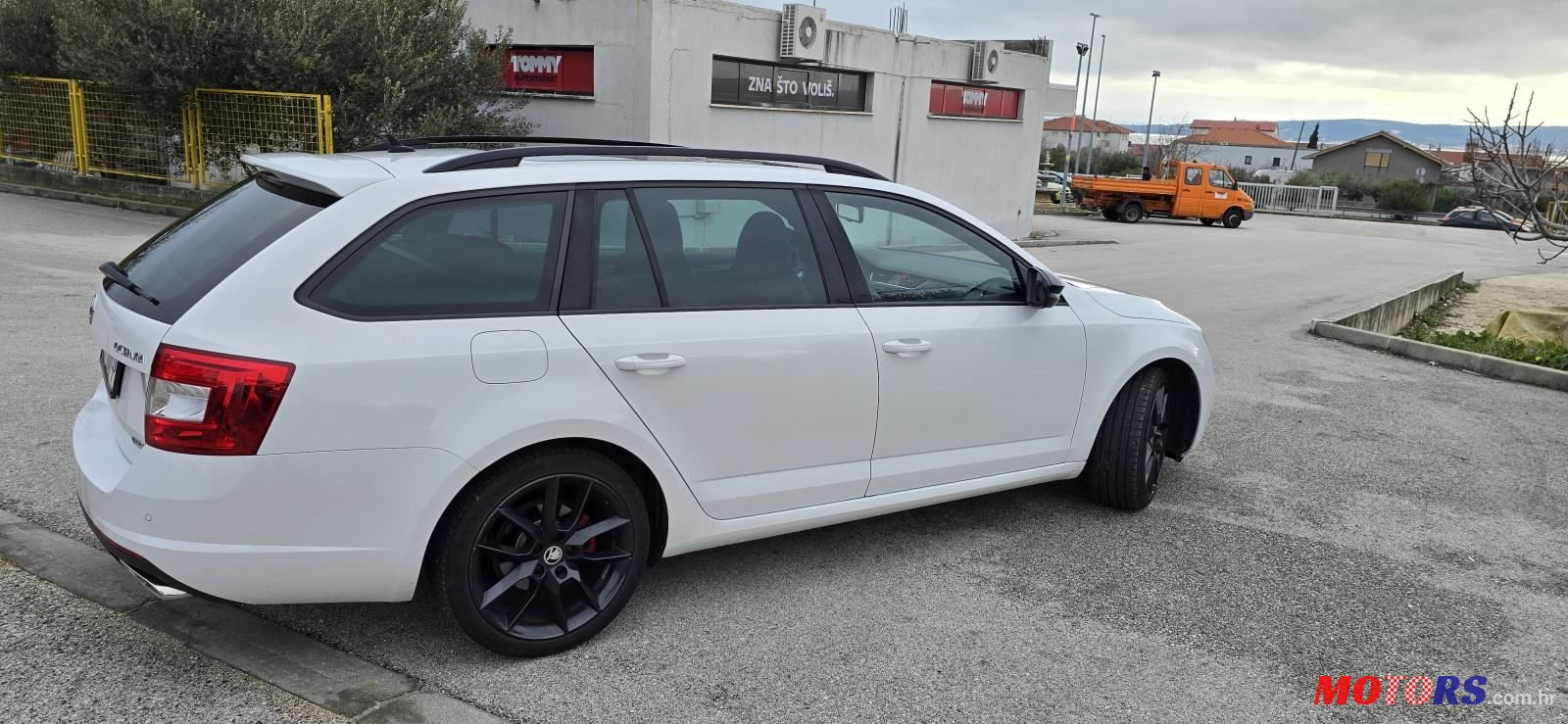 2015' Skoda Octavia Combi photo #6