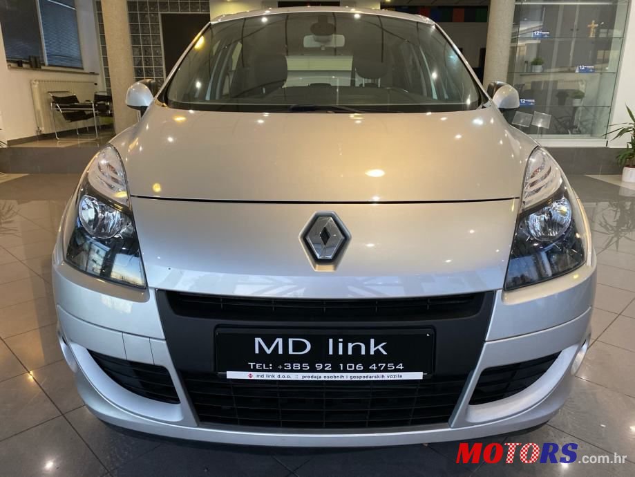 2011' Renault Scenic 1,5 Dci photo #2