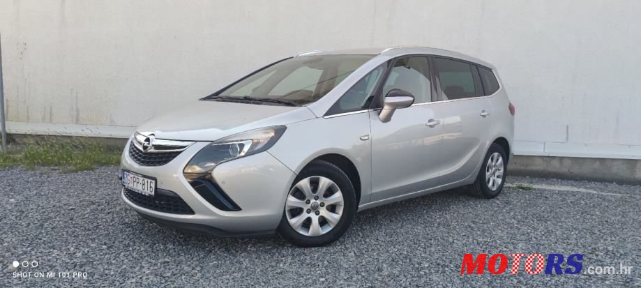 2016' Opel Zafira photo #1