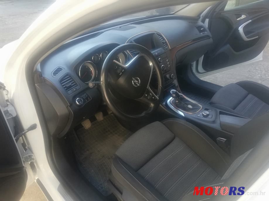 2013' Opel Insignia 2,0 Cdti photo #3