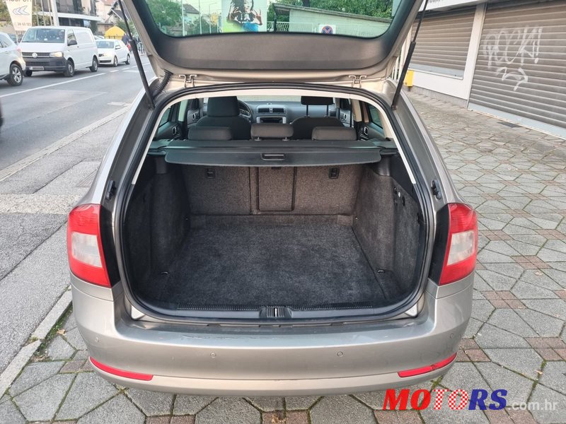 2013' Skoda Octavia Combi photo #6