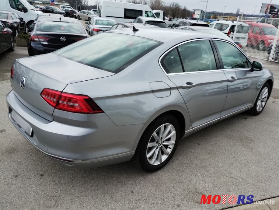 2018' Volkswagen Passat photo #5