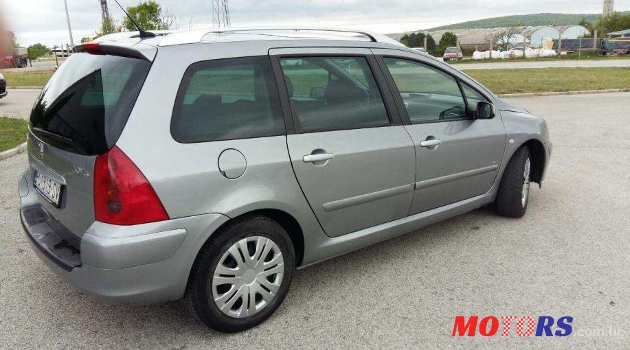 2004' Peugeot 307 2,0 Hdi photo #2