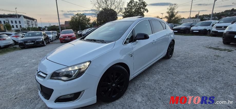 2015' Opel Astra 2.0 photo #3