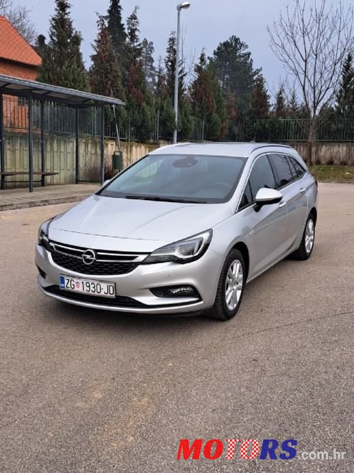 2019' Opel Astra photo #2