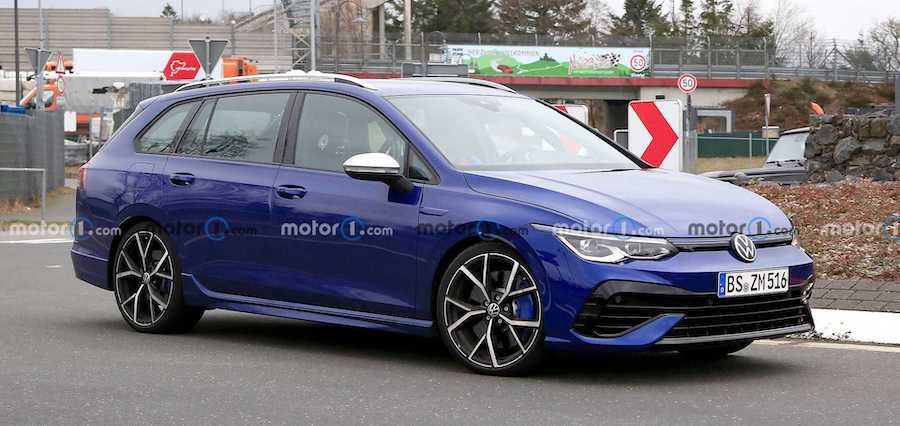 VW Golf R Wagon Spied Virtually Undisguised With Full Roll Cage