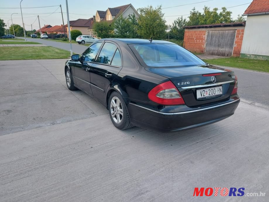 2008' Mercedes-Benz E-Klasa photo #4