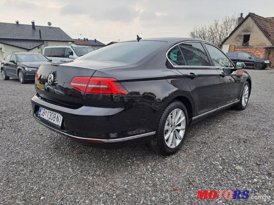 2016' Volkswagen Passat photo #6