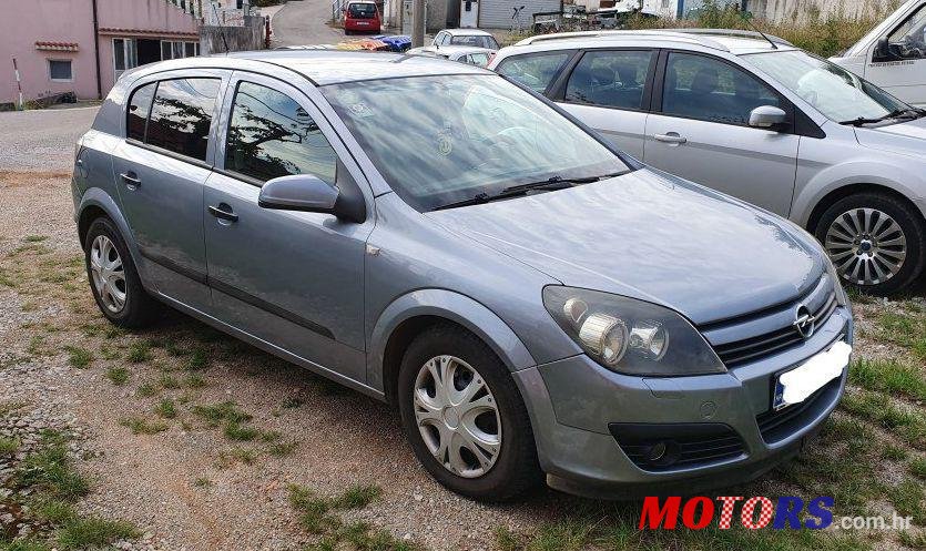 2004' Opel Astra 1,7 Cdti photo #1