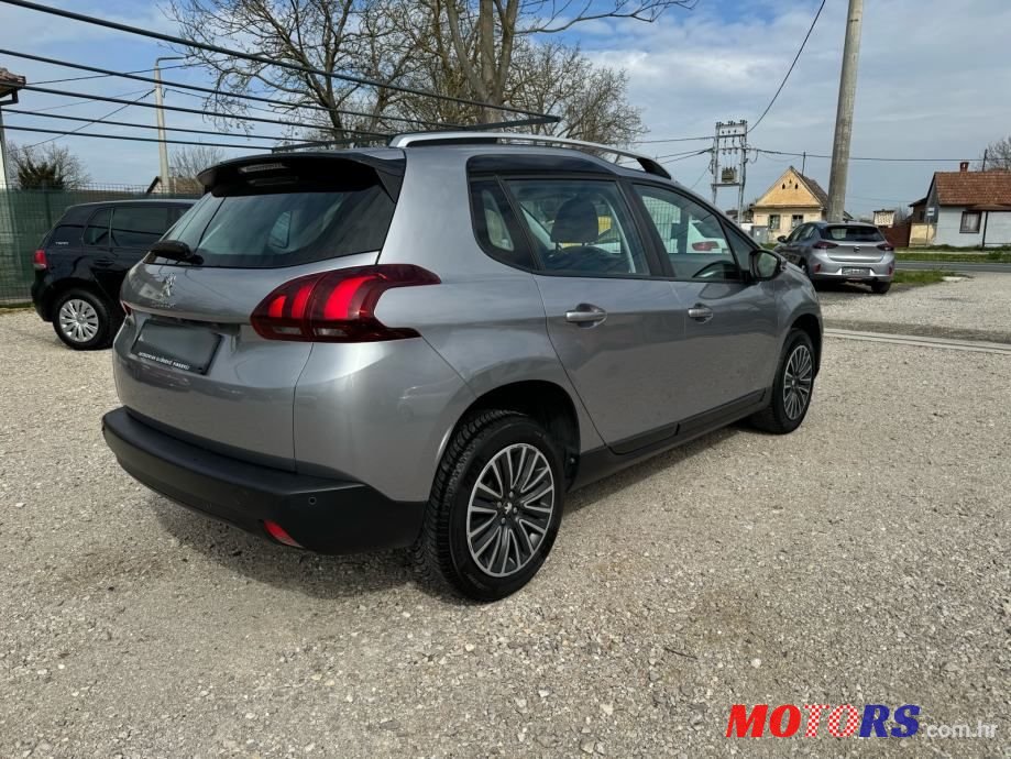 2019' Peugeot 2008 1,5 Bluehdi photo #4