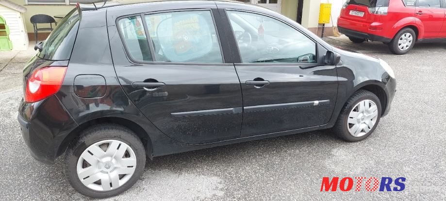 2008' Renault Clio 1,5 Dci photo #5