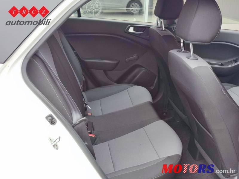 2017' Hyundai i20 1.1 Crdi Ilike photo #4