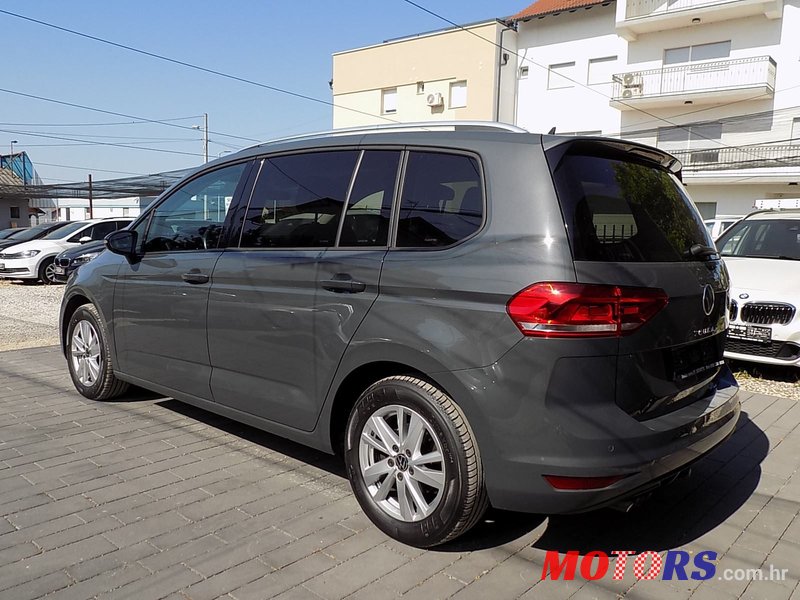 2022' Volkswagen Touran 2.0 Tdi photo #6