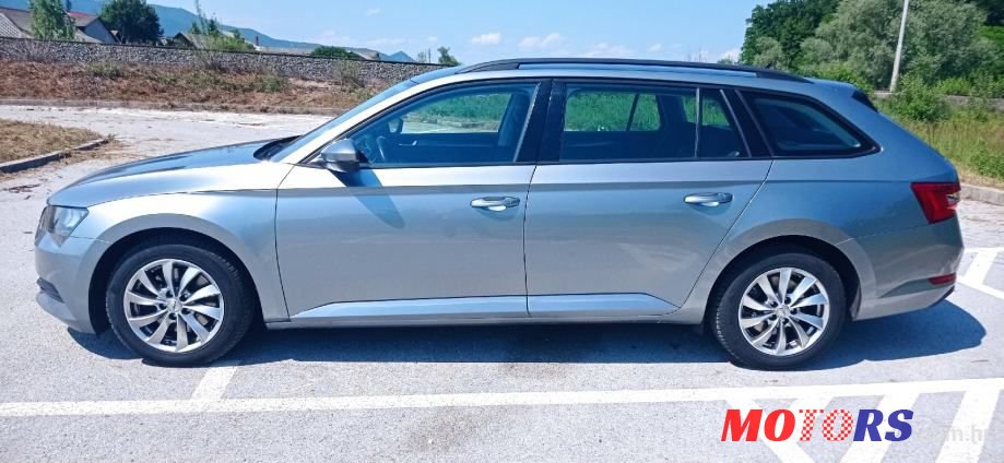 2016' Skoda Superb Combi photo #5