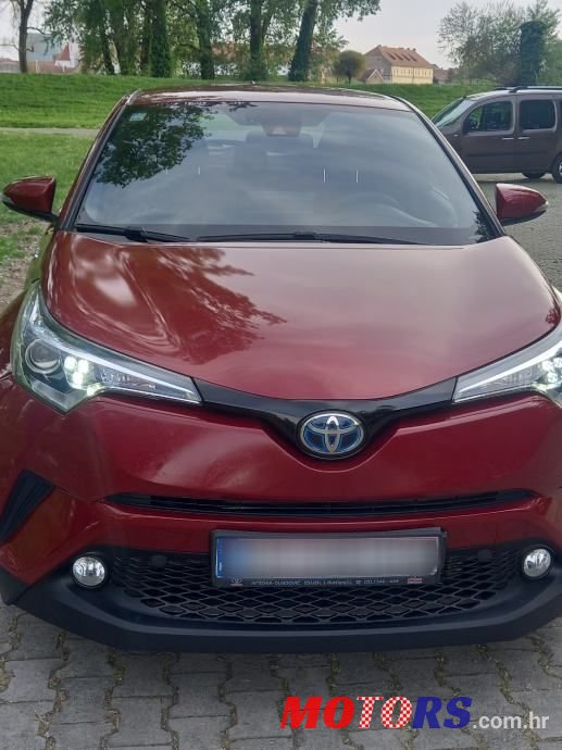 2018' Toyota C-HR Hybrid photo #2