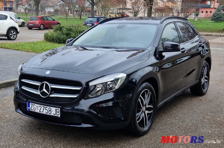 2015' Mercedes-Benz GLA 180 Cdi photo #1