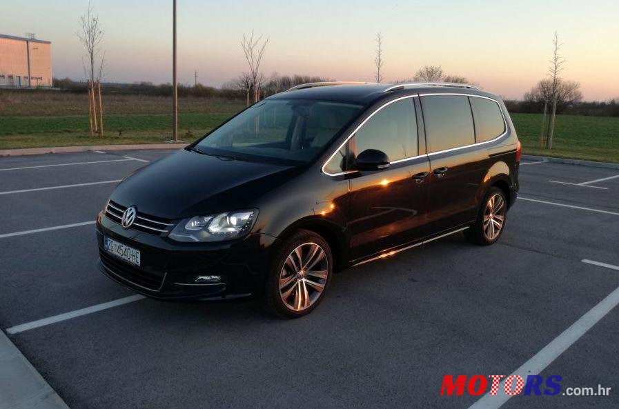 2015' Volkswagen Sharan 2,0 Tdi Bmt Dsg photo #1
