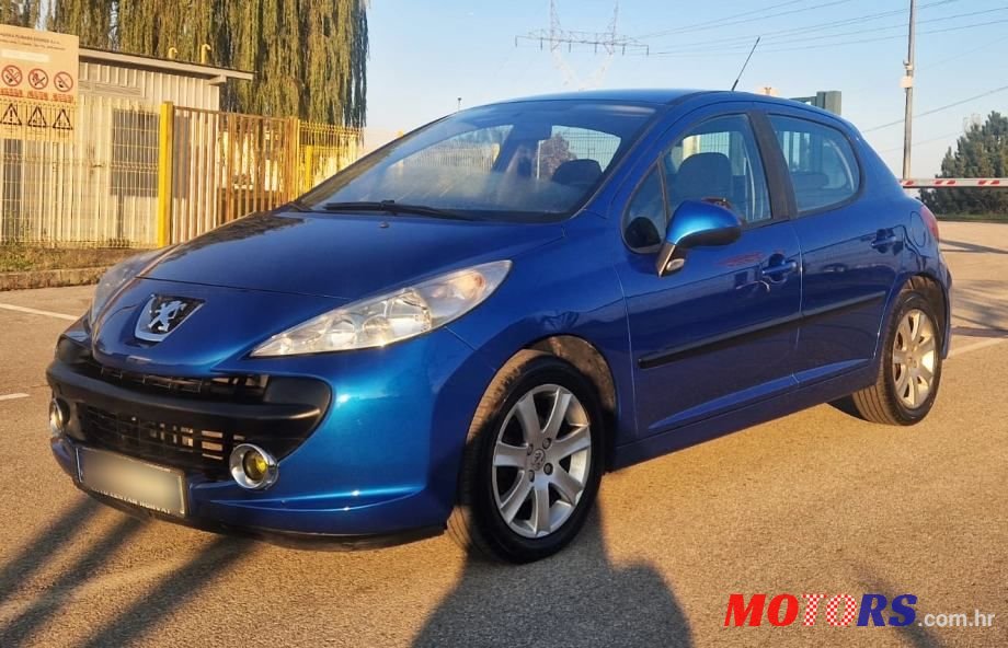2006' Peugeot 207 1,4 16V photo #1