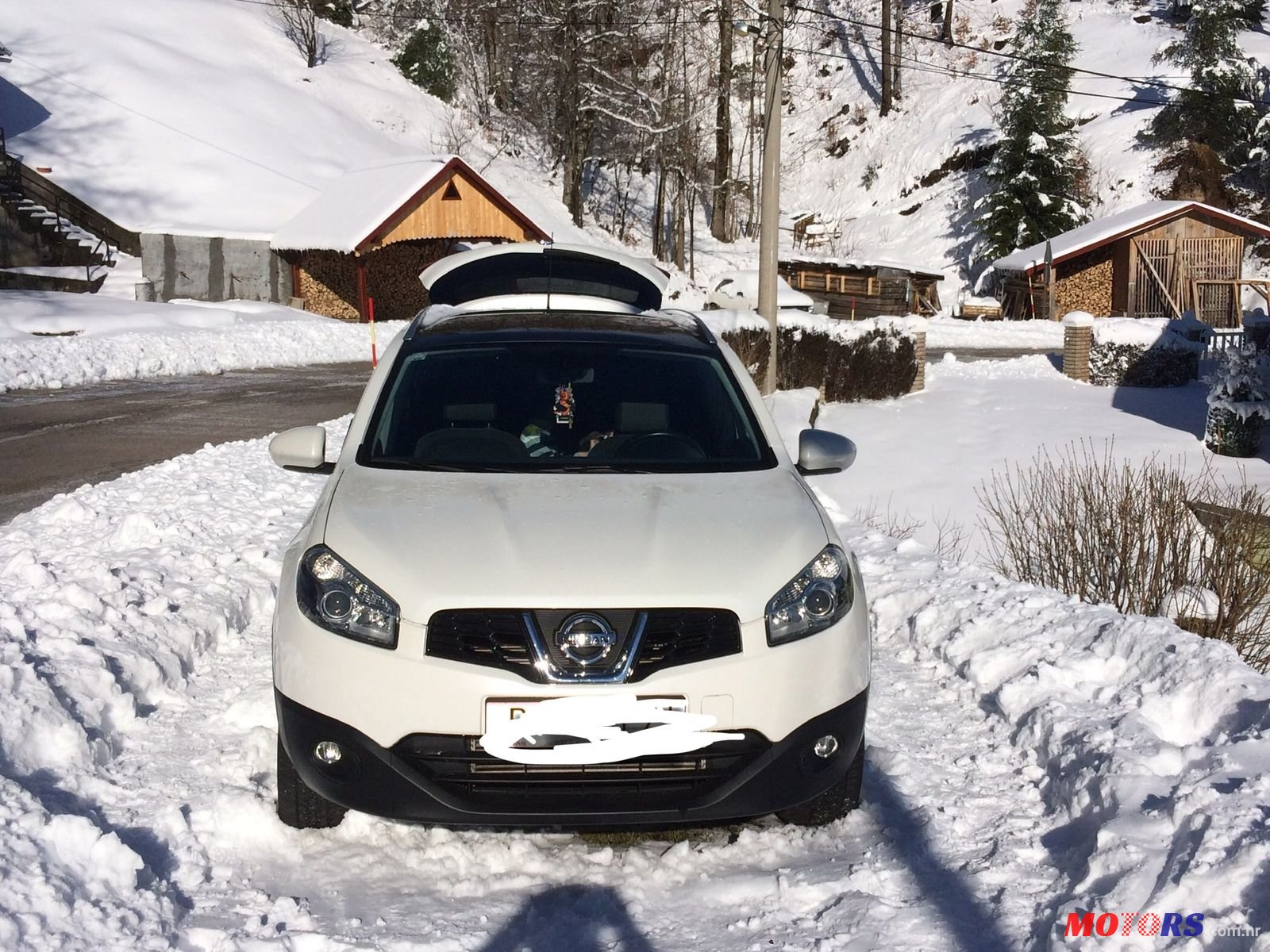 2014' Nissan Qashqai+2 4x4 photo #3