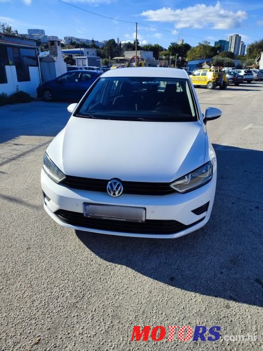 2016' Volkswagen Golf Plus photo #2