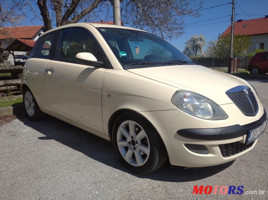 2004' Lancia Y photo #1