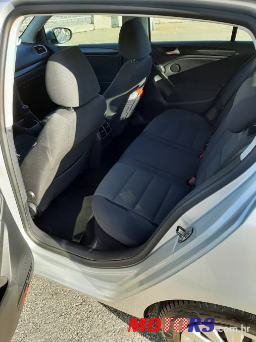 2011' Volkswagen Golf 6 1,6 Tdi photo #6