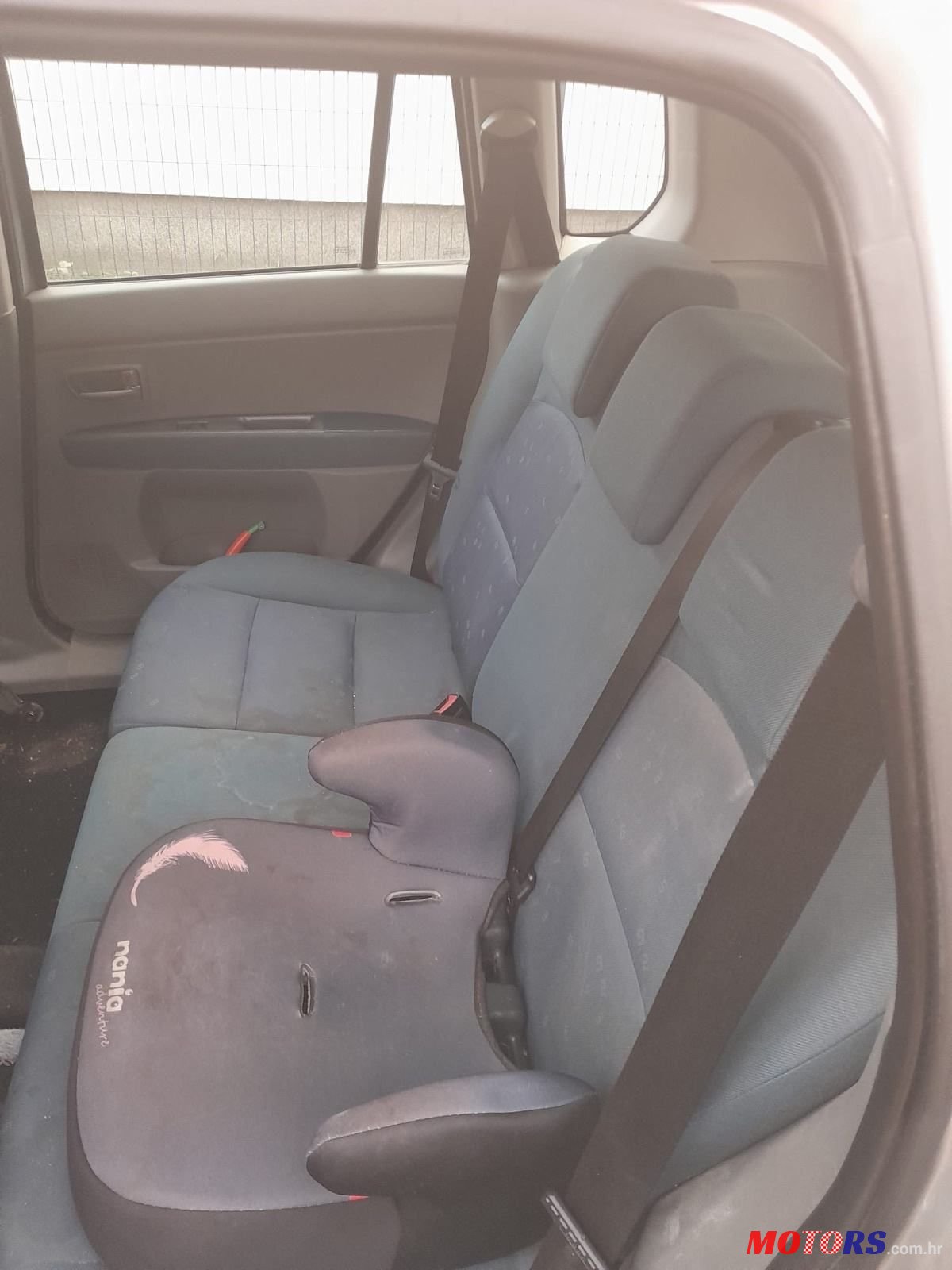 2005' Mazda 2 1.4 Tdci photo #6