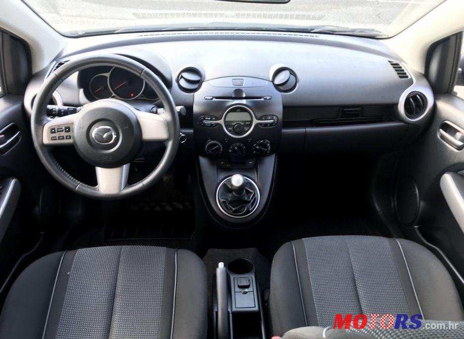 2010' Mazda 2 1,3 I Te photo #2