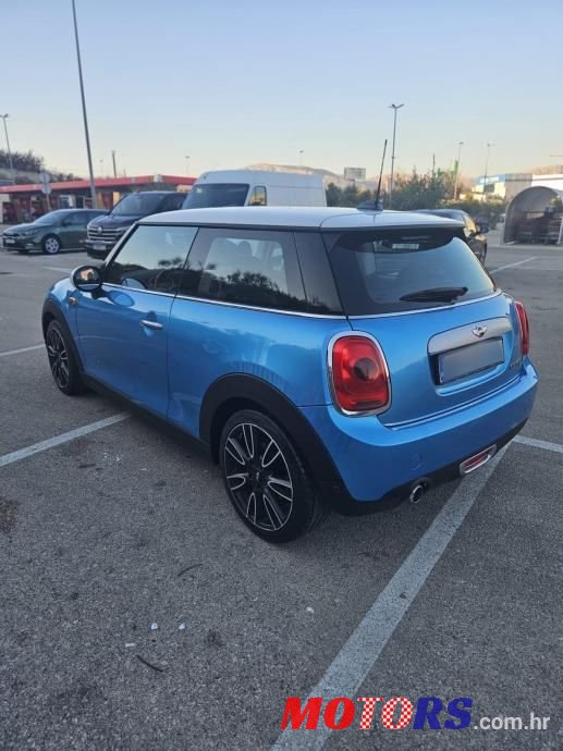 2015' MINI Cooper One D photo #4