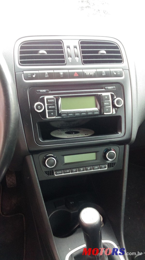 2011' Volkswagen Polo photo #5