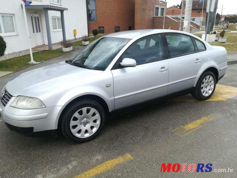 2002' Volkswagen Passat 1,9 Tdi photo #1