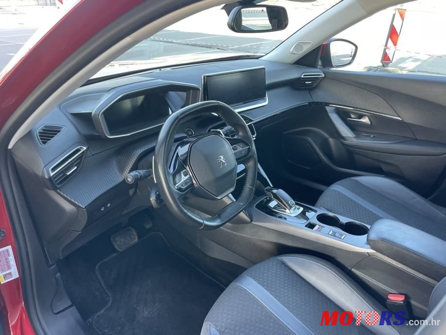 2020' Peugeot 2008 1,2 Puretech photo #5