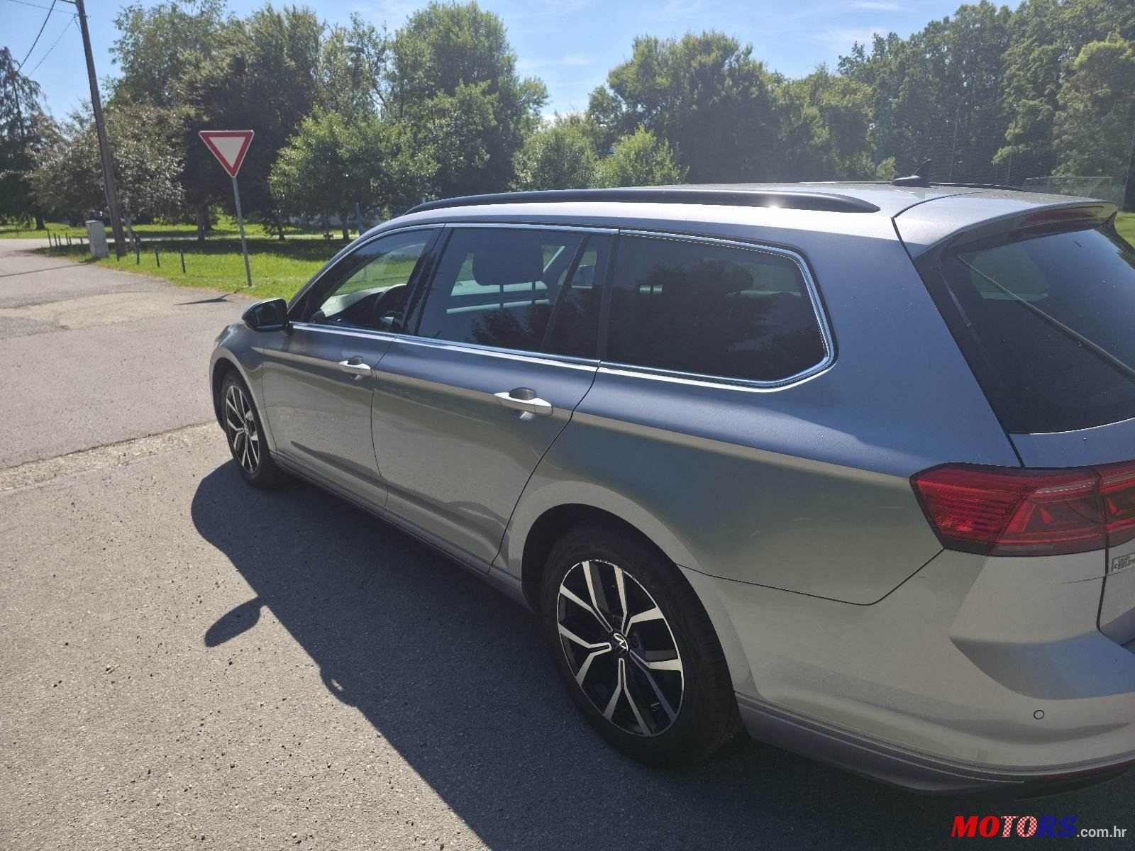 2021' Volkswagen Passat Variant photo #6