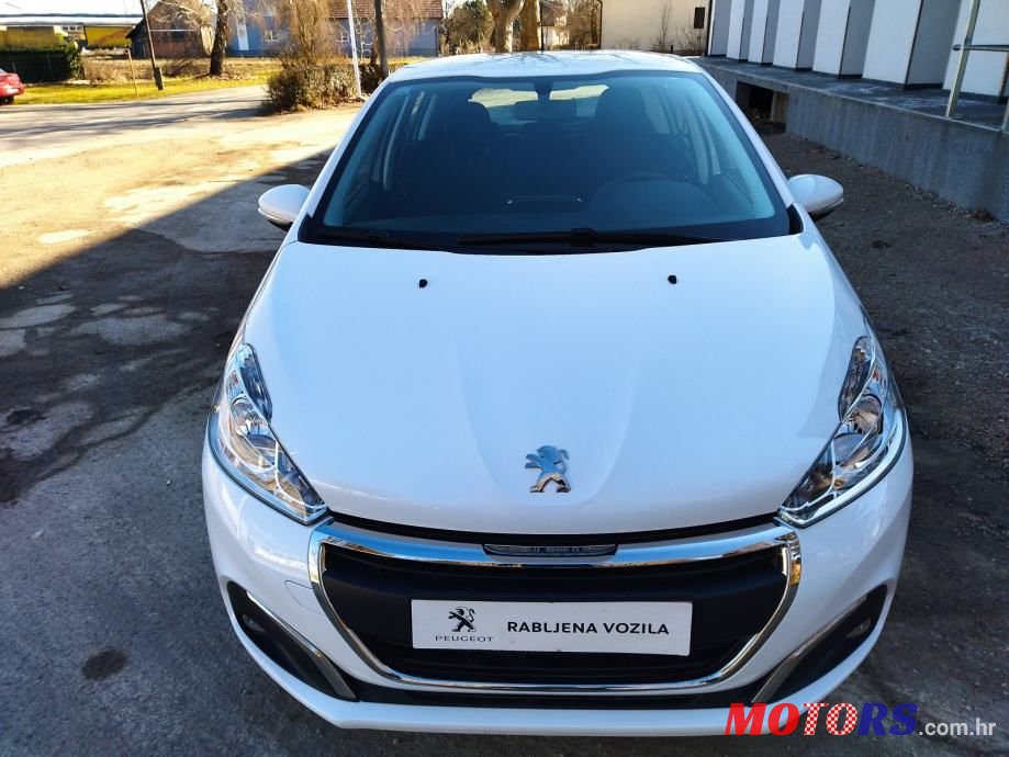 2017' Peugeot 208 1,6 Bluehdi photo #1