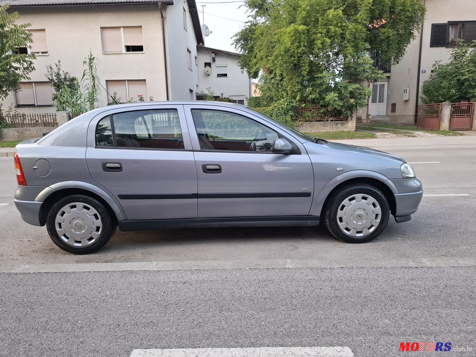 2008' Opel Astra photo #1