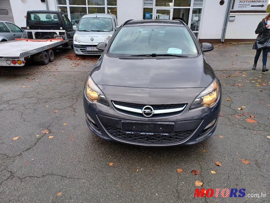 2015' Opel Astra Karavan photo #2