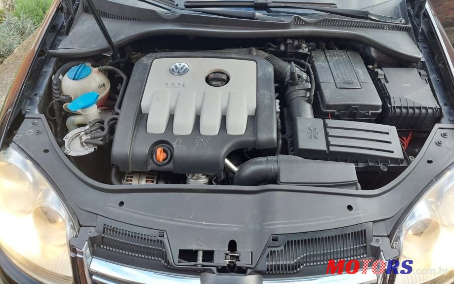 2007' Volkswagen Jetta photo #2