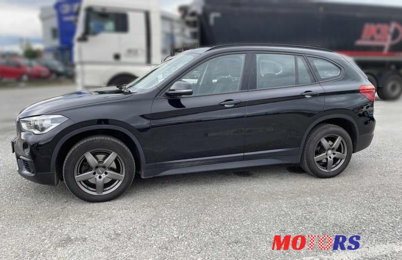 2017' BMW X1 18D photo #4