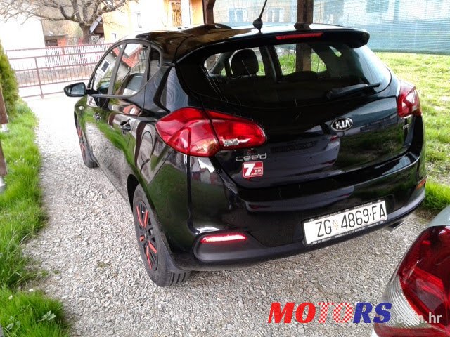 2013' Kia Ceed photo #2